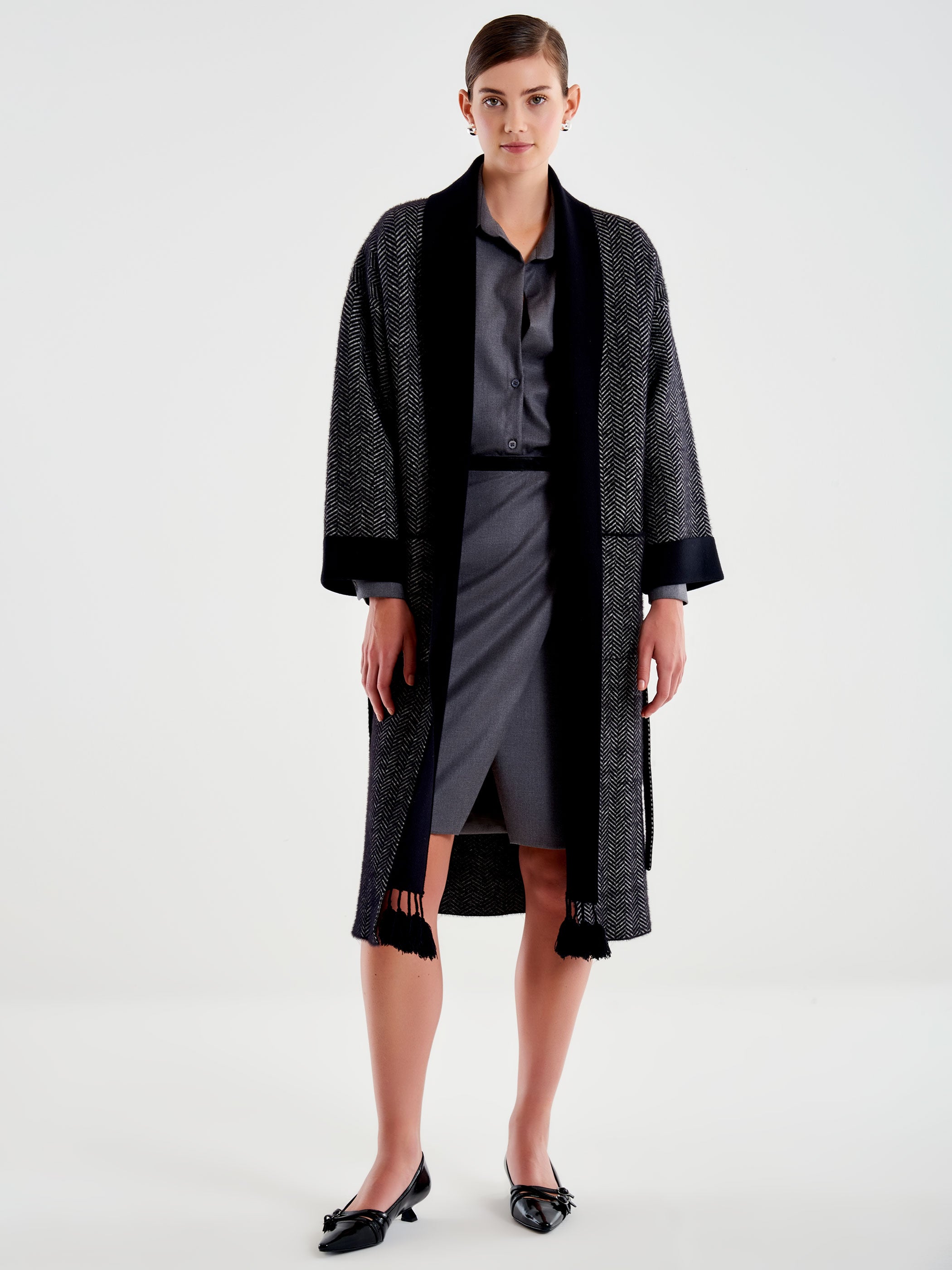 Vicolo Cappotto con Nappe in Maglia Nero