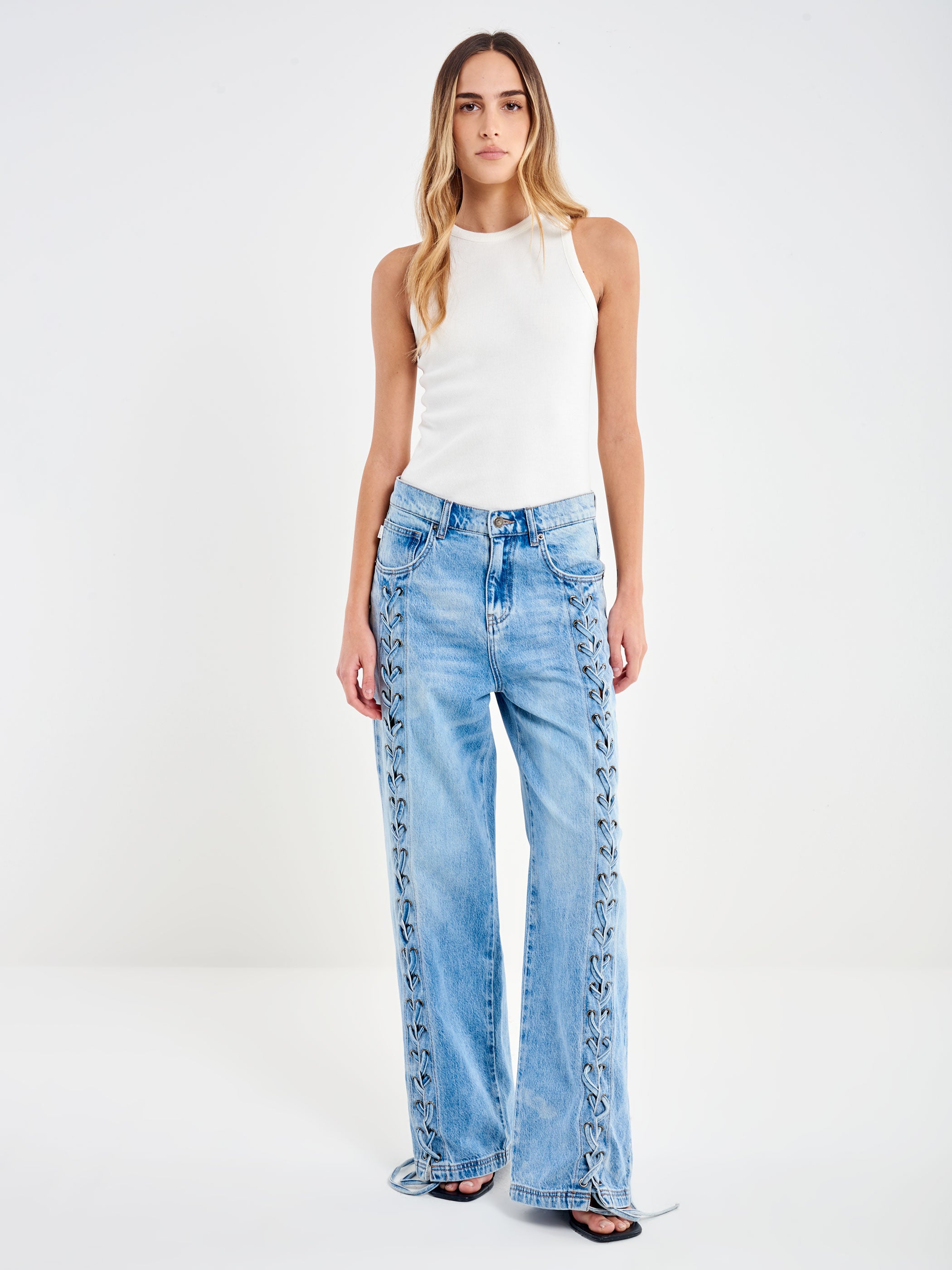 Jeans Cora con Intreccio Laterale