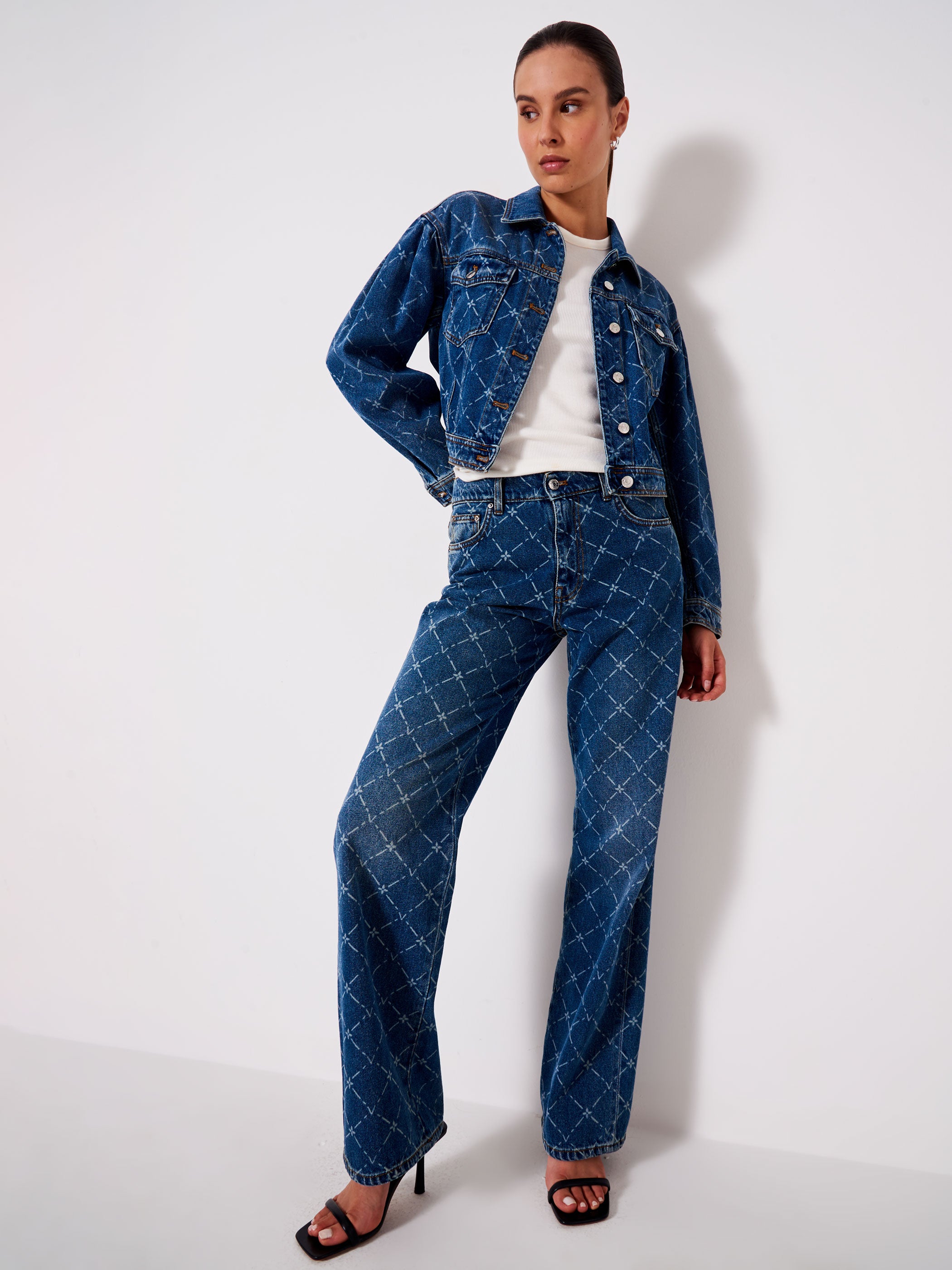 Man Fit Jeans with Logo