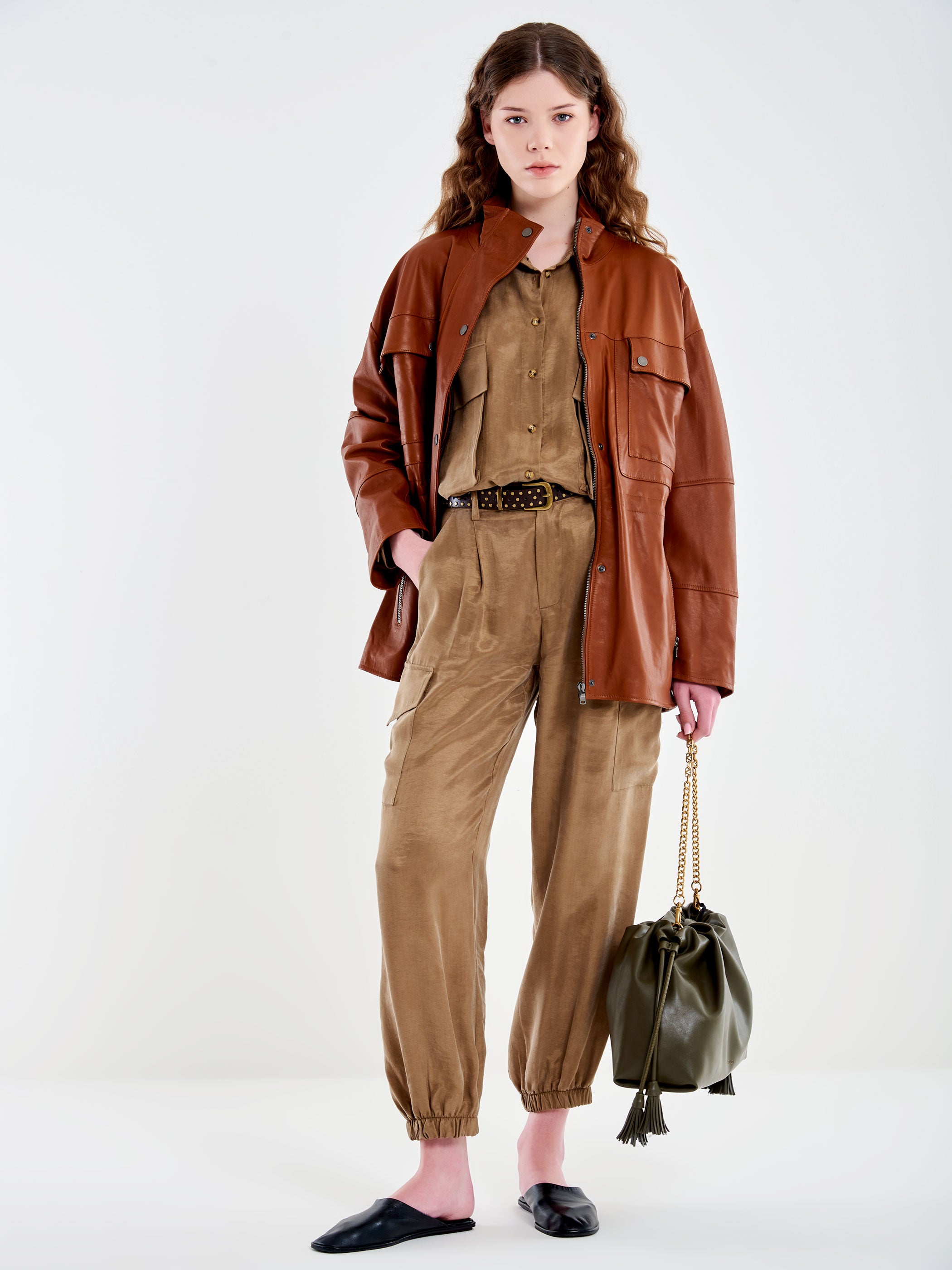 Pantalone con Tascone e Cintura