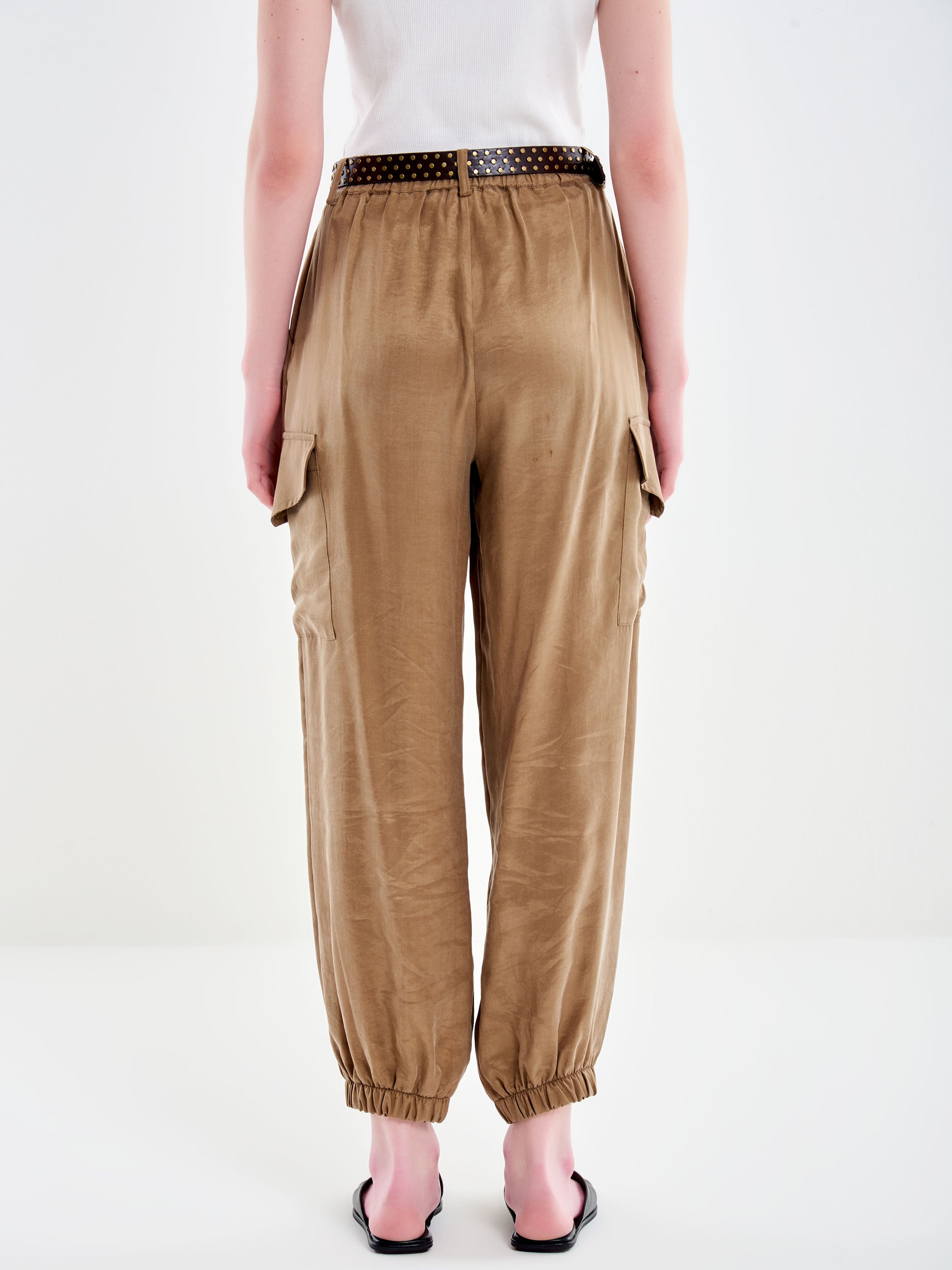 Pantalone con Tascone e Cintura