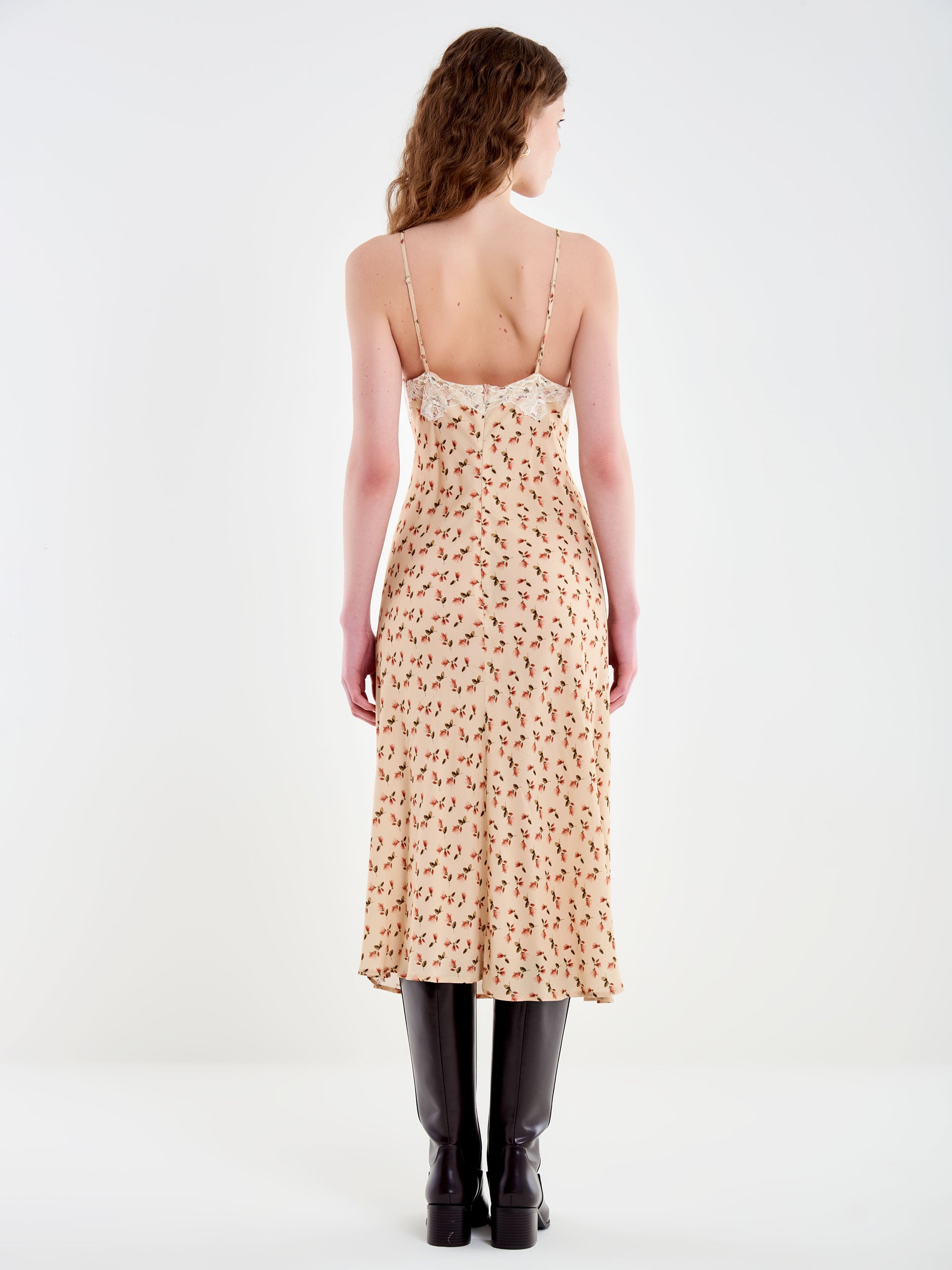 Abito a Fiorellini con Dettaglio Pizzo