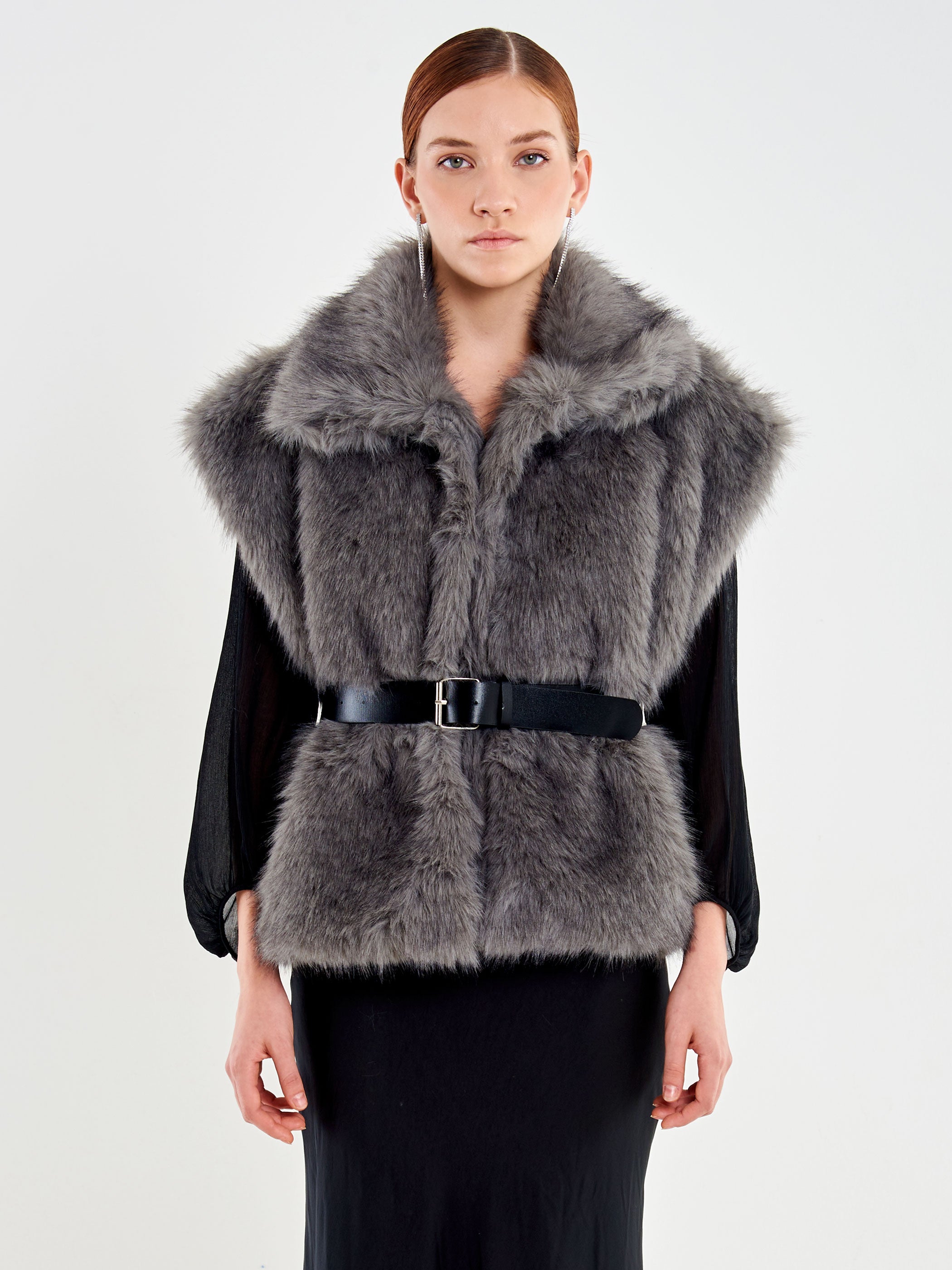 Ecopelliccia Smanicata con Cintura