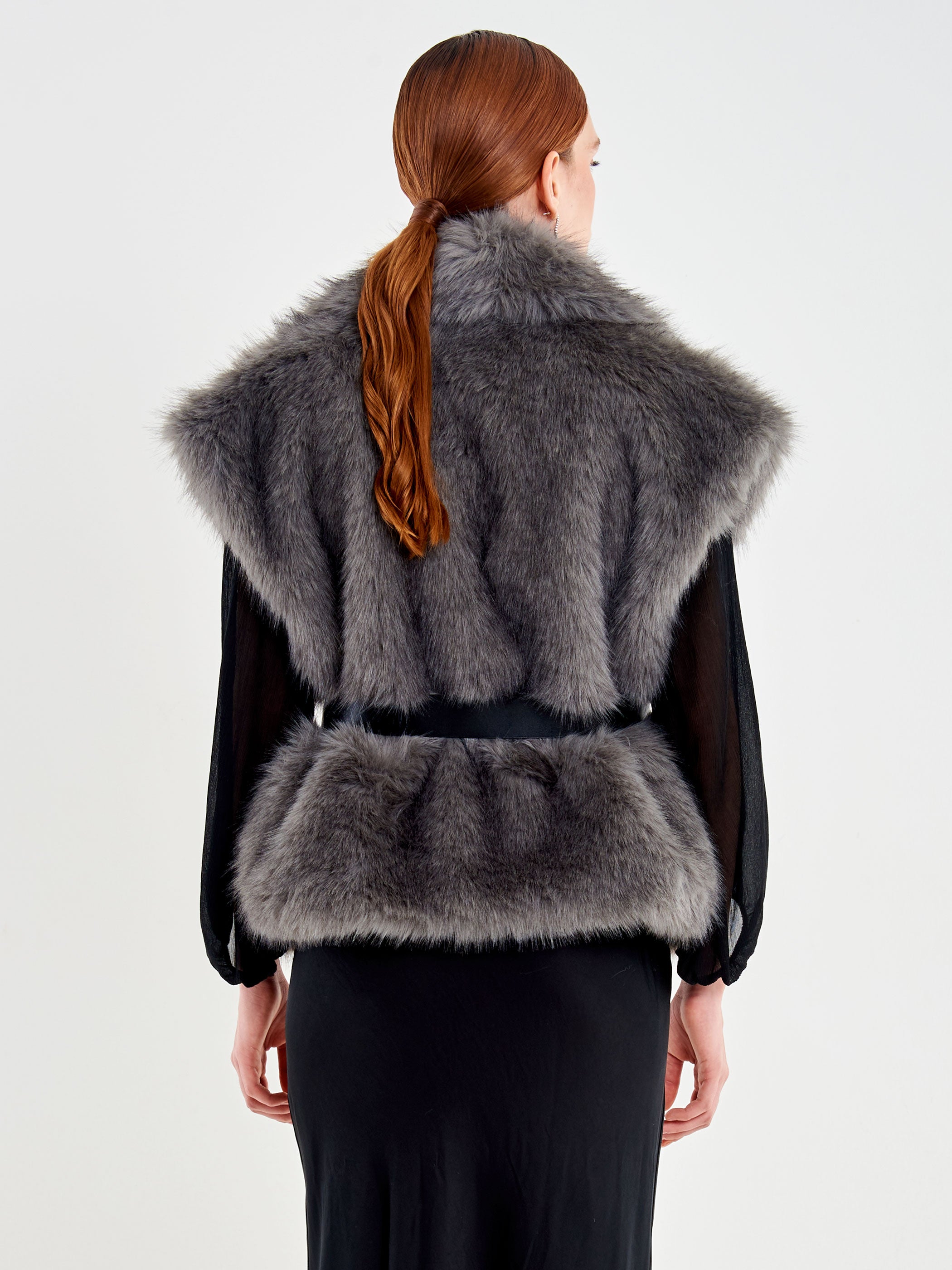 Ecopelliccia Smanicata con Cintura