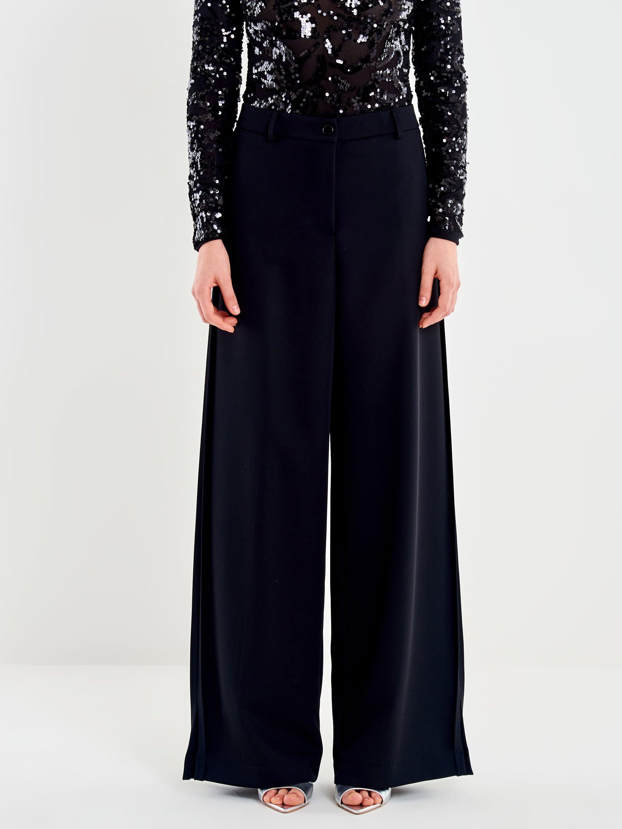 Pantalone Ampio con Spacco sul fondo