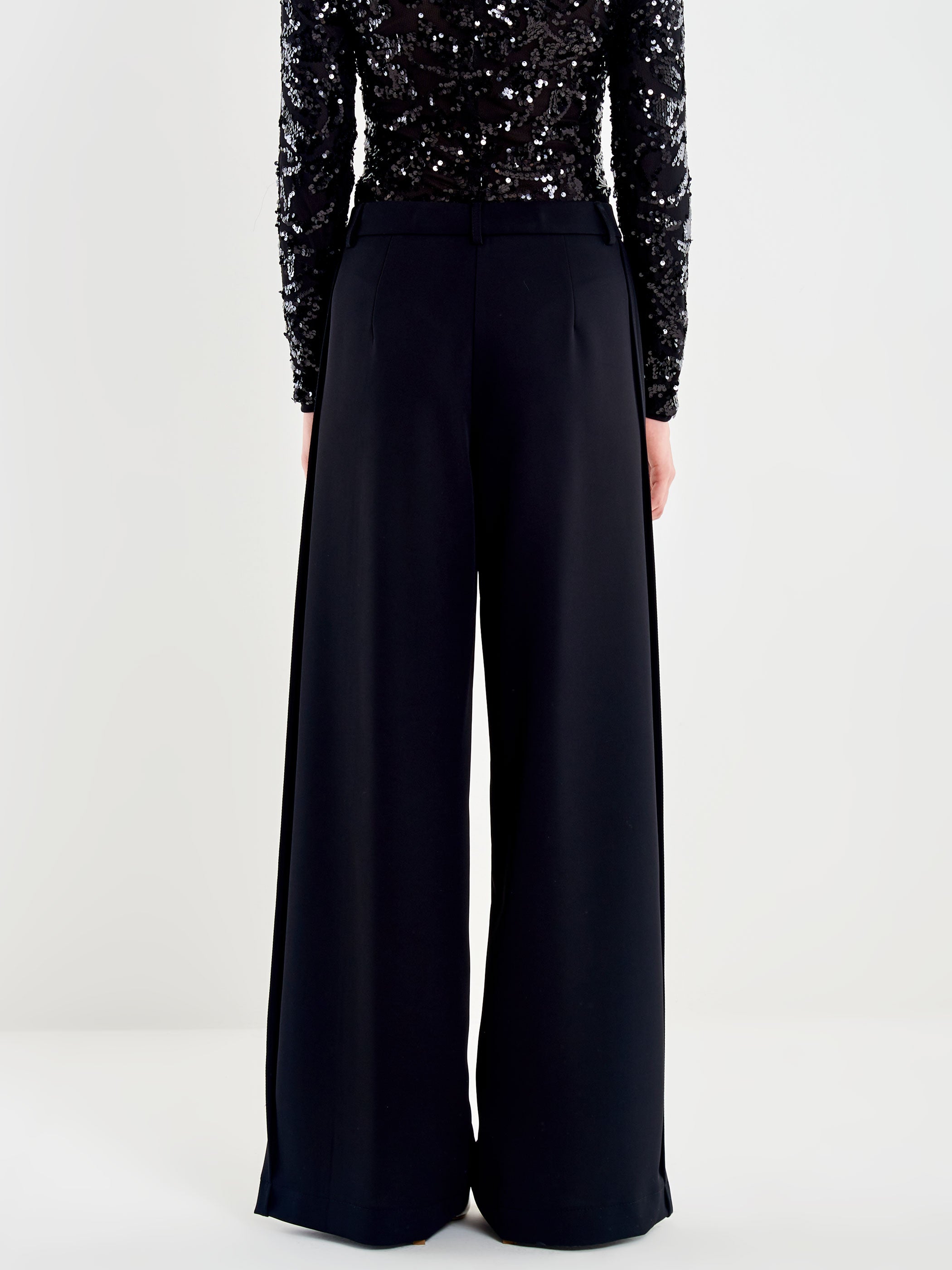 Pantalone Ampio con Spacco sul fondo