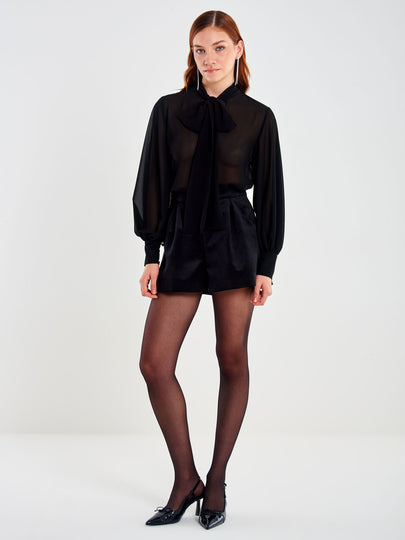 Shorts in Velluto con Piega Frontale