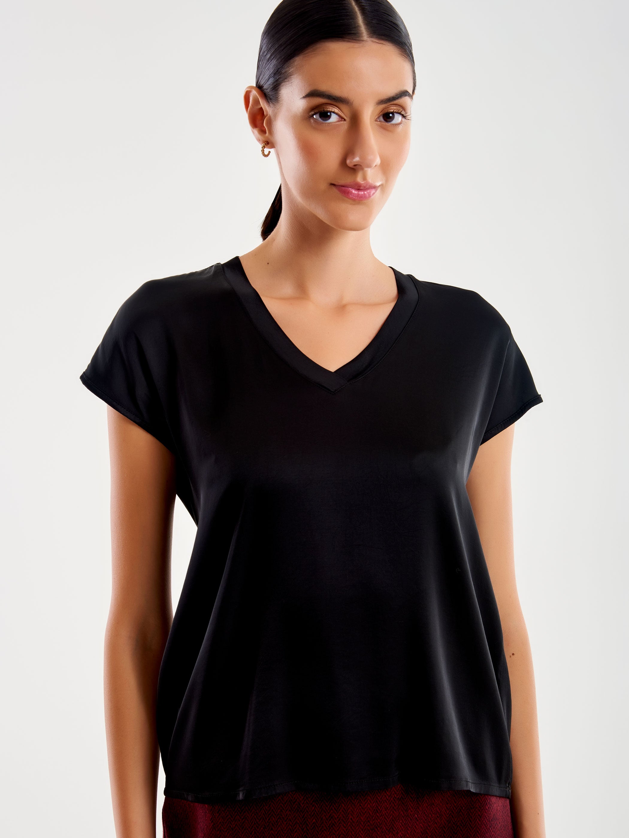 Vicolo T-shirt Effetto Satin Nero